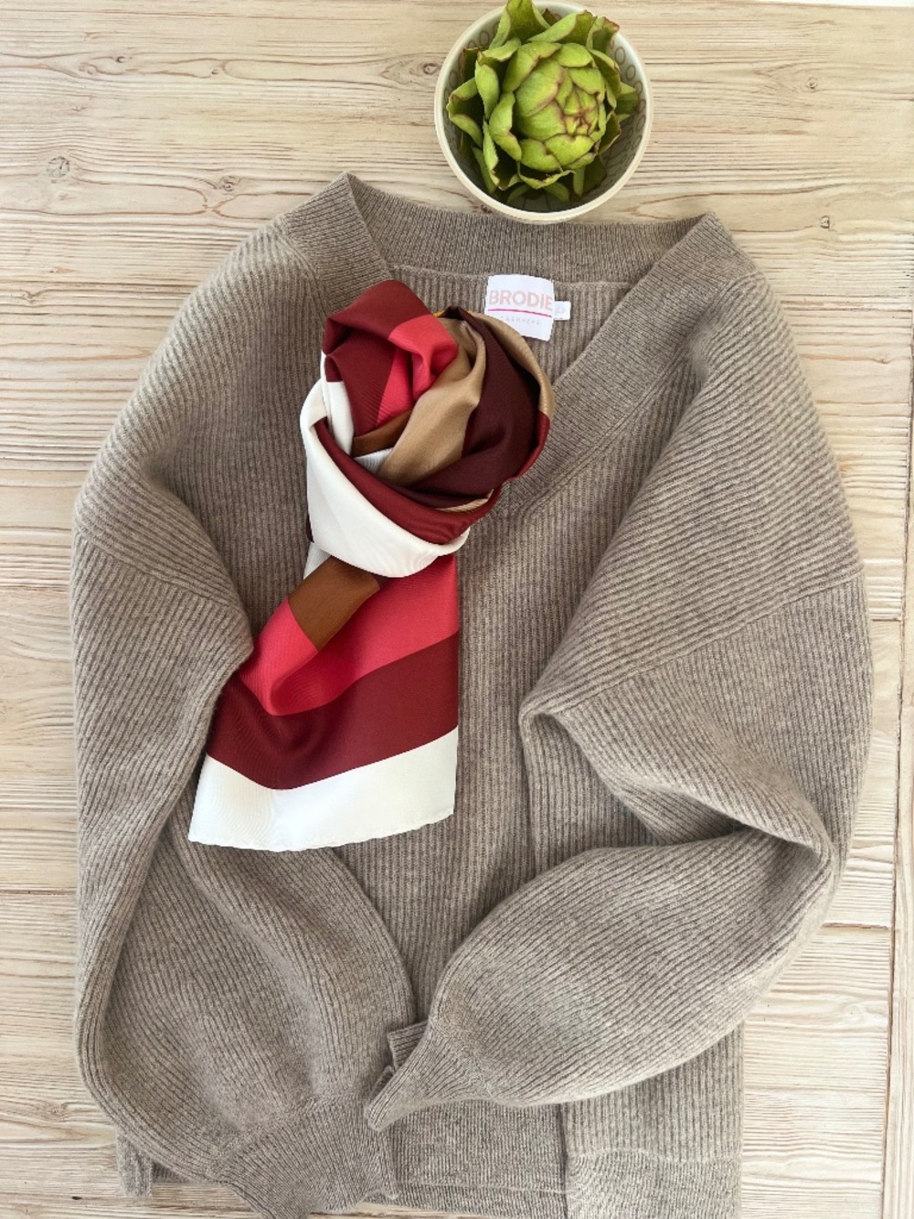 Brodie 100% Cashmere V-Neck Blouson Sleeve Sweater Large